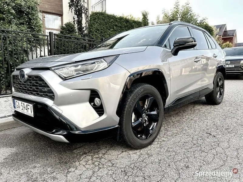 Czy warto kupić Toyota RAV4 2020? dane, opinie i poradnik zakupu