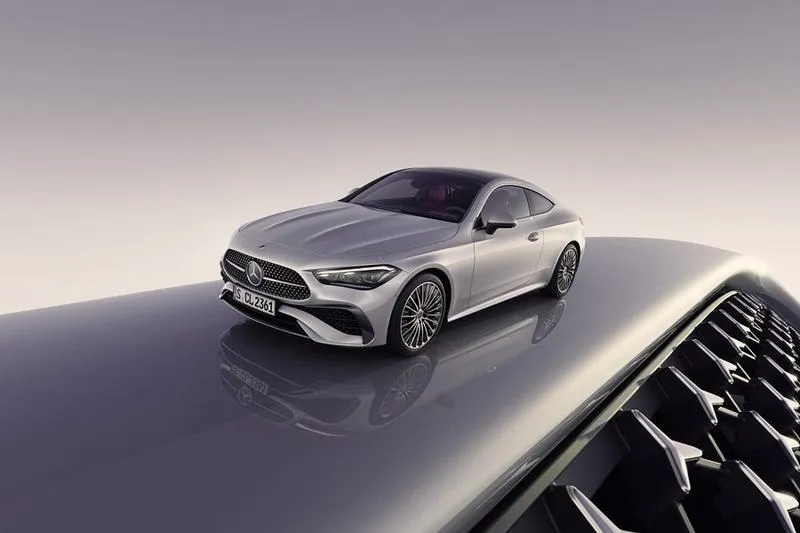 Mercedes patronką czego: skąd wzięła się ta symbolika?