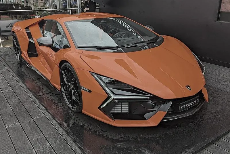Koszt Lamborghini Revuelto