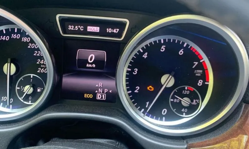 Mercedes C180 kontrolka silnika